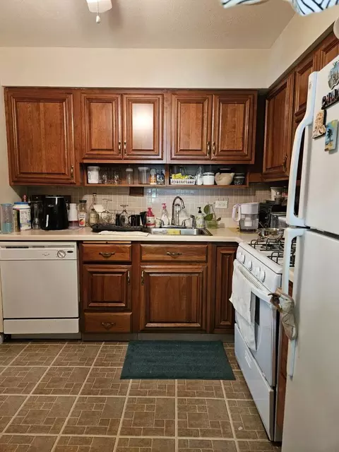 1420 Volid Dr #D, Hoffman Estates, IL 60169 photo 3