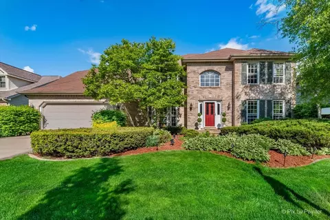 917 Eddystone Cir, Naperville, IL 60565