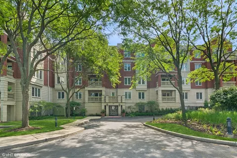 620 Homewood Ave #102, Highland Park, IL 60035