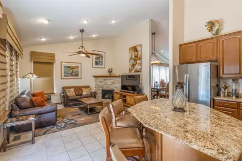 5865 Leeds Rd, Hoffman Estates, IL 60192 photo 6