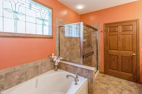 5865 Leeds Rd, Hoffman Estates, IL 60192 photo 12