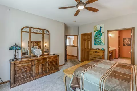 5865 Leeds Rd, Hoffman Estates, IL 60192 photo 10