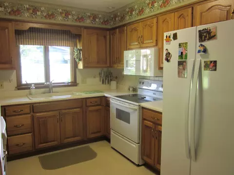 2411 Spruce St, Peru, IL 61354 photo 10