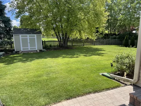 1606 Tyler Trl, Mchenry, IL 60050 photo 2