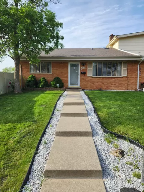 9042 Terrace Pl, Des Plaines, IL 60016
