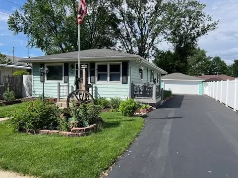 927 Berylan St, Belvidere, IL 61008