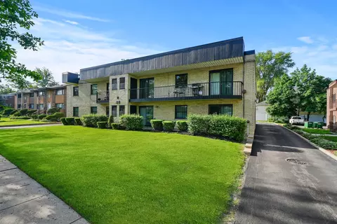 180 E Park Ave #2B, Elmhurst, IL 60126