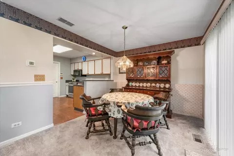 1152 Coldspring Rd, Elgin, IL 60120 photo 13