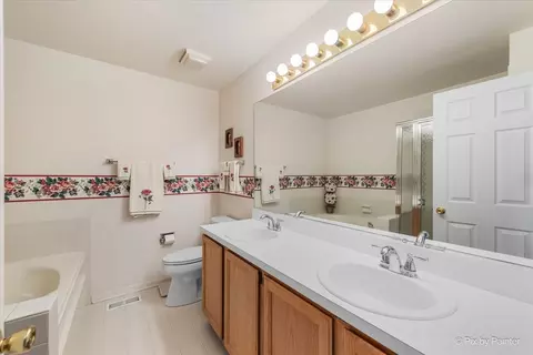 1152 Coldspring Rd, Elgin, IL 60120 photo 29