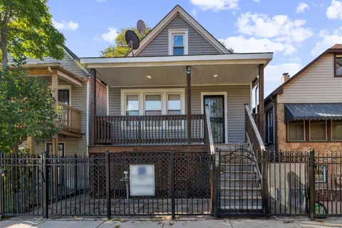 8750 S Saginaw Ave, Chicago, IL 60617