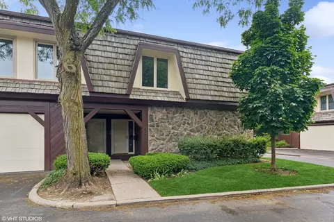 1649 Winnetka Rd #1649, Glenview, IL 60025