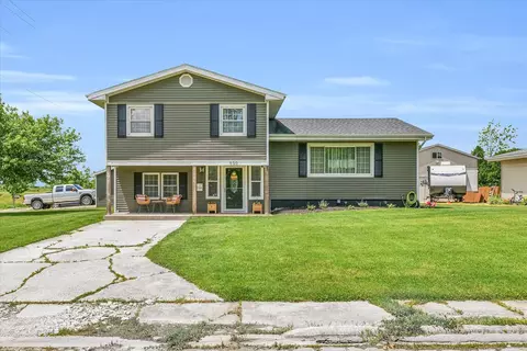 450 John St, Paxton, IL 60957