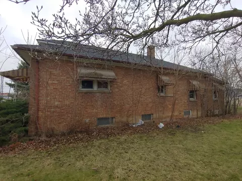 Exterior - 28 W 30th St, Steger, IL 60475 photo 2 of 2