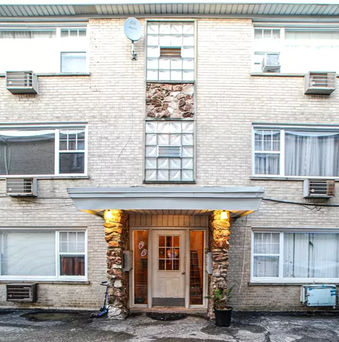 8706 W Summerdale Ave #3N, Chicago, IL 60656