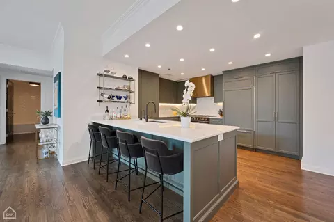 21 E Huron St #1803, Chicago, IL 60611 photo 8