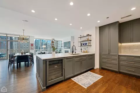 21 E Huron St #1803, Chicago, IL 60611 photo 9