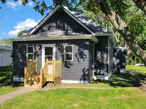 403 S Ohio St, Tuscola, IL 61953