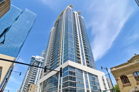 100 E 14th St #2209, Chicago, IL 60605
