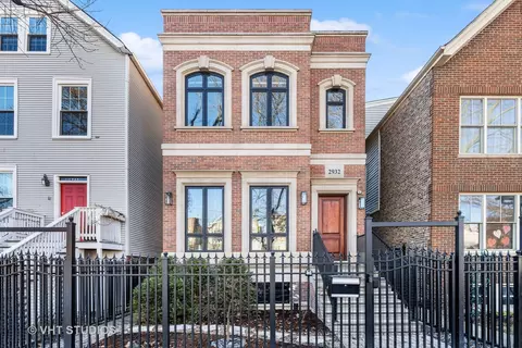 2932 N Seeley Ave, Chicago, IL 60618