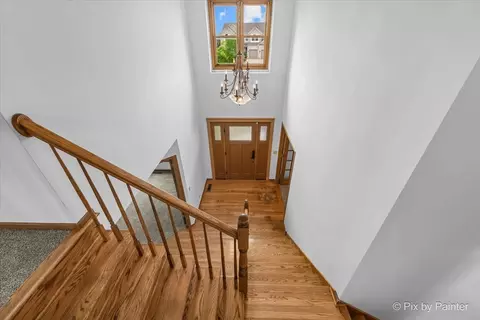 Entry Way - 595 Walnut Ct, Antioch, IL 60002 photo 3 of 4
