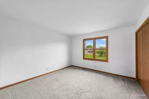 Bedroom - 595 Walnut Ct, Antioch, IL 60002 photo 5 of 6