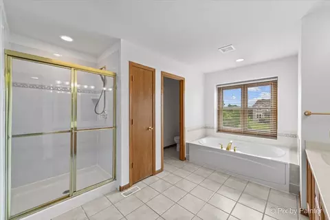 Bath - 595 Walnut Ct, Antioch, IL 60002 photo 4 of 4