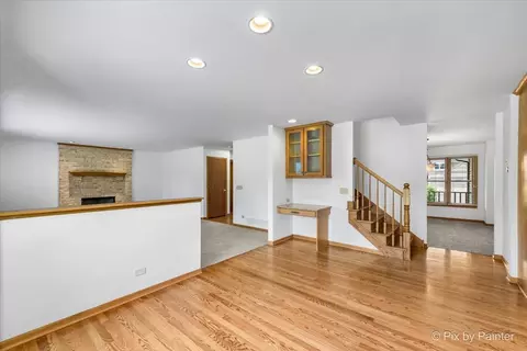 Living - 595 Walnut Ct, Antioch, IL 60002 photo 5 of 5