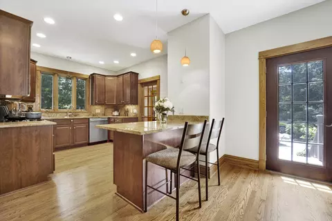 103 Pine Ave, Riverside, IL 60546 photo 9