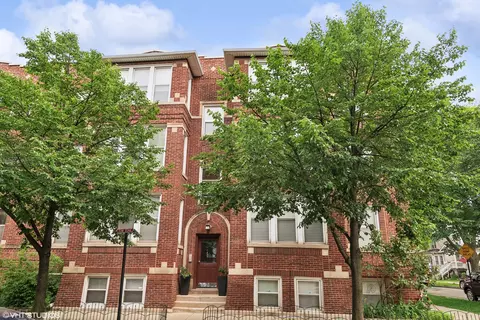 2934 W Belle Plaine Ave #2W, Chicago, IL 60618