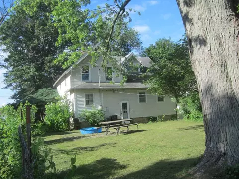155 E Main St, Sheldon, IL 60966 photo 2