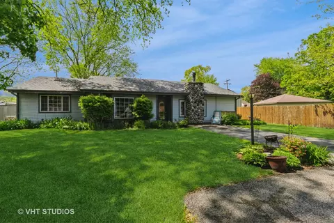 37826 N Academy Dr, Lake Villa, IL 60046