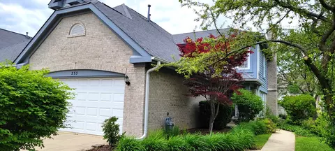 253 Lynwood Ln, Bloomingdale, IL 60108