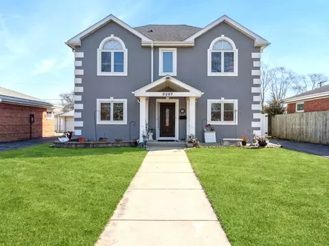 8297 Washington St, Niles, IL 60714