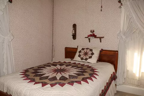 Bedroom - 520 E Wall St, Morrison, IL 61270 photo 1 of 5