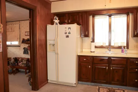 Kitchen - 520 E Wall St, Morrison, IL 61270 photo 2 of 3