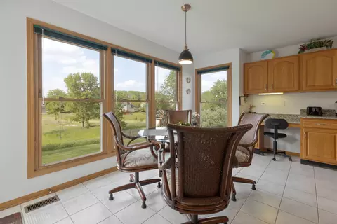 Dining - 1490 White Chapel Ln, Algonquin, IL 60102 photo 3 of 3