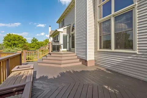 Exterior - 1490 White Chapel Ln, Algonquin, IL 60102 photo 6 of 9
