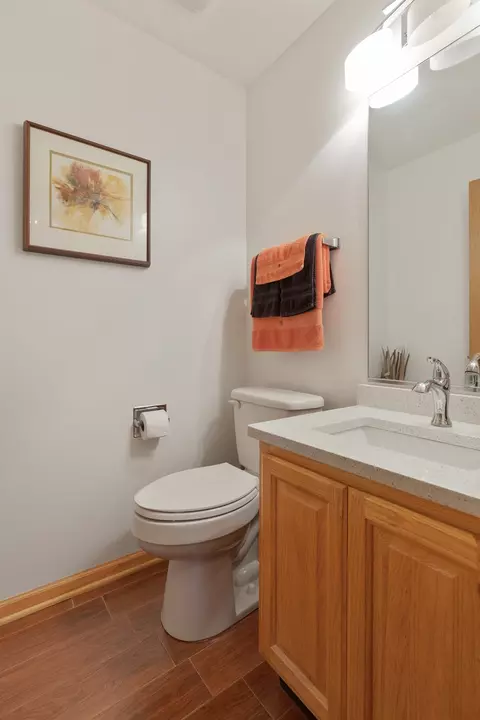 Bath - 1490 White Chapel Ln, Algonquin, IL 60102 photo 1 of 5