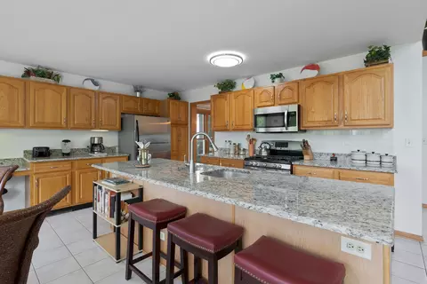 Kitchen - 1490 White Chapel Ln, Algonquin, IL 60102 photo 1 of 3