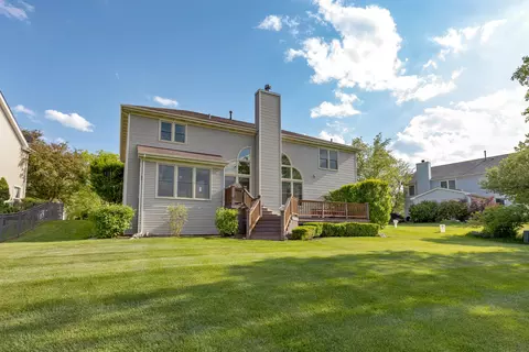 Exterior - 1490 White Chapel Ln, Algonquin, IL 60102 photo 4 of 9