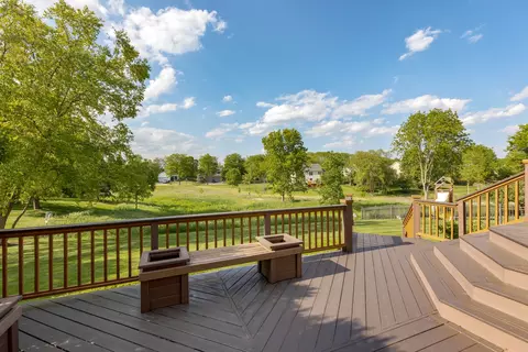 Exterior - 1490 White Chapel Ln, Algonquin, IL 60102 photo 7 of 9