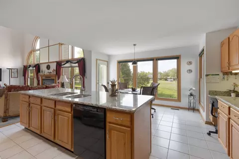 Kitchen - 1490 White Chapel Ln, Algonquin, IL 60102 photo 3 of 3
