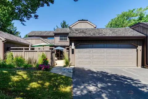 236 Thornhill Ct, Lake Barrington, IL 60010