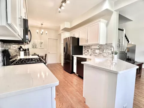 1282 Timberline Dr, Bartlett, IL 60103 photo 3