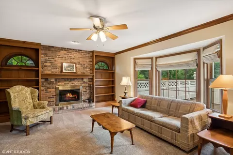 231 Greens View Dr, Algonquin, IL 60102 photo 8
