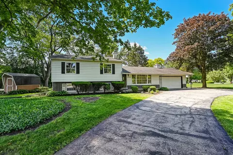 6101 Bentley Ave, Willowbrook, IL 60527