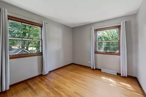 6101 Bentley Ave, Willowbrook, IL 60527 photo 13