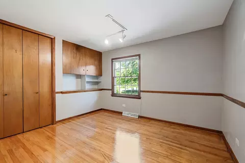 6101 Bentley Ave, Willowbrook, IL 60527 photo 12