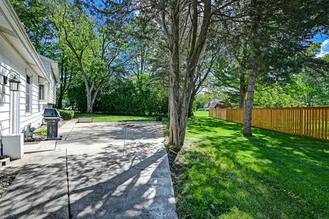 6101 Bentley Ave, Willowbrook, IL 60527 photo 24