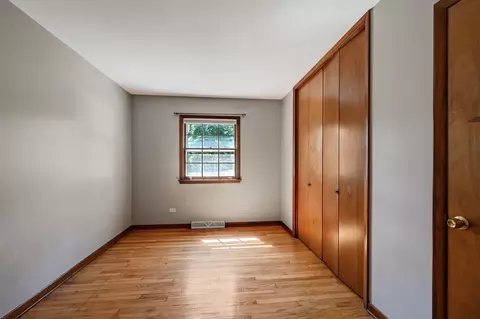 6101 Bentley Ave, Willowbrook, IL 60527 photo 14